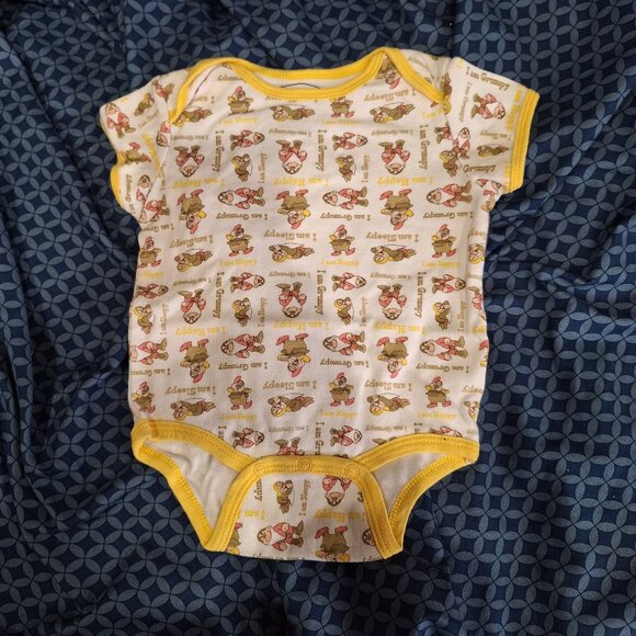 disney dwarfs onesie 6 to 9 months - Picture 1 of 10
